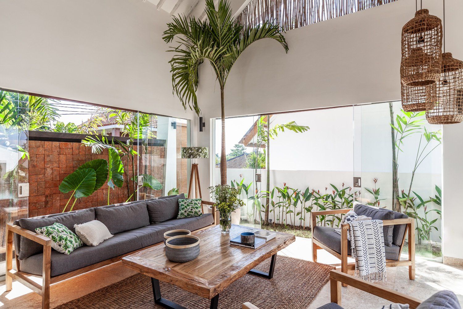 5 mẫu sàn gỗ công nghiệp cực đẹp cho phong cách nội thất tropical
