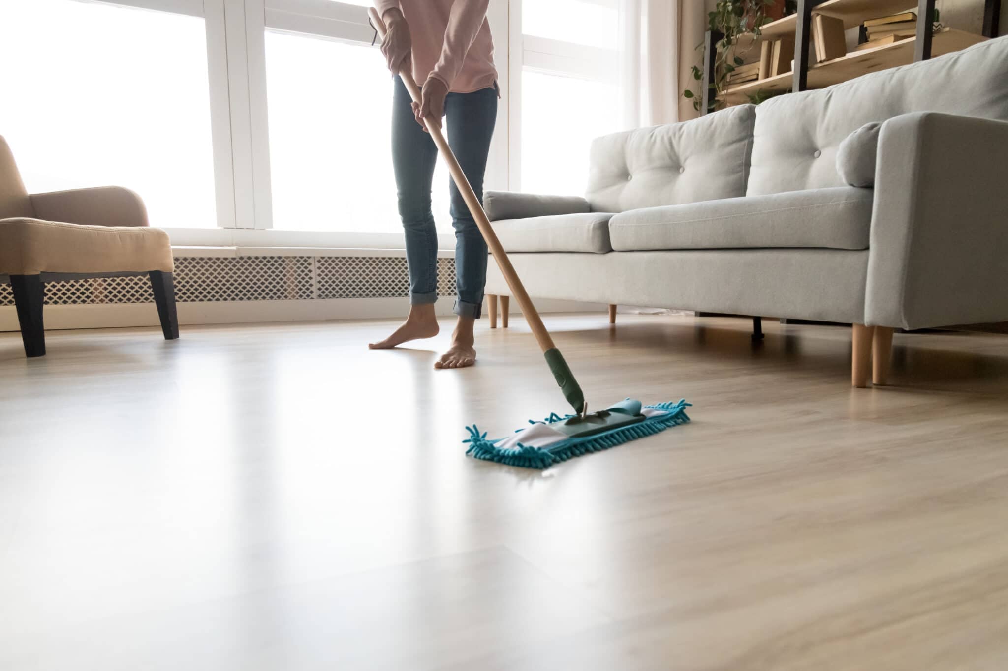 Cách vệ sinh sàn gỗ công nghiệp và bảo dưỡng sàn gỗ đúng chuẩn 4