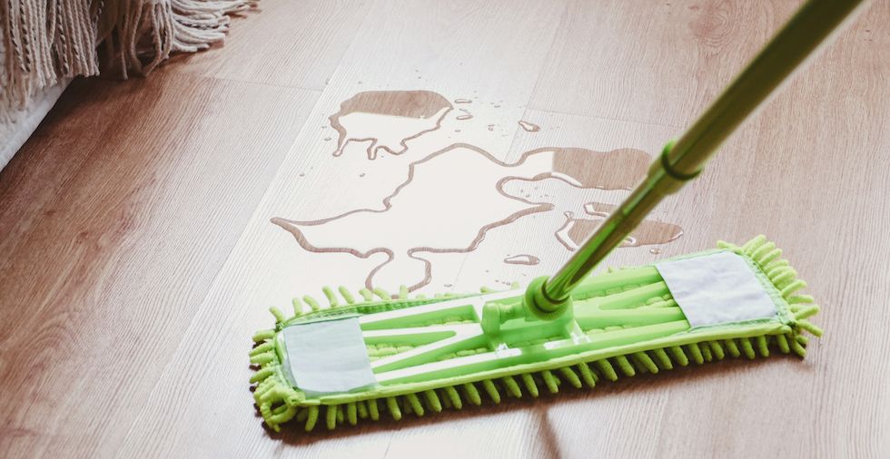 Mẹo vệ sinh và làm mới sàn gỗ trước năm mới 2