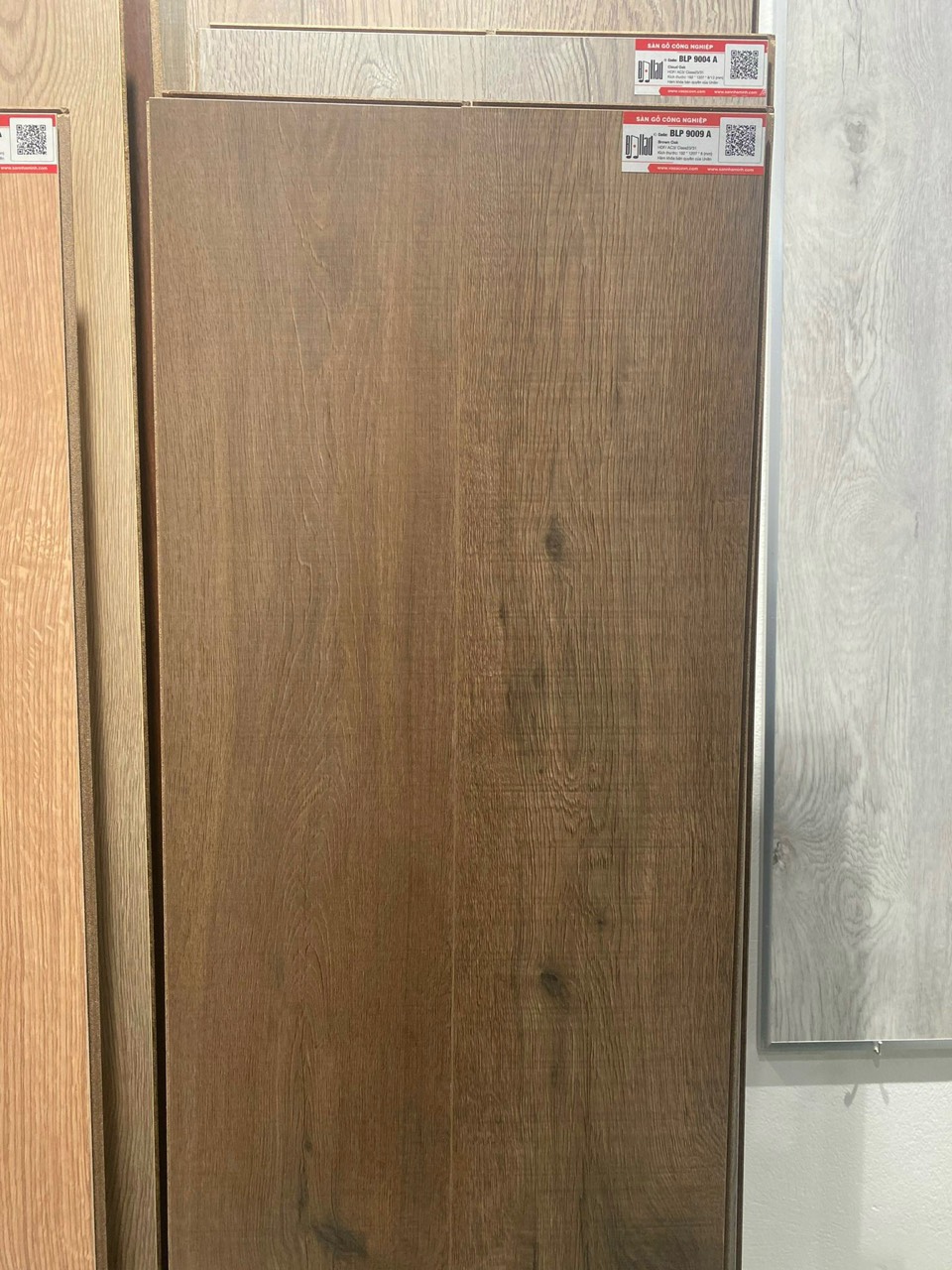 Sàn gỗ công nghiệp BALLAD BLP9009A Brown Oak 1