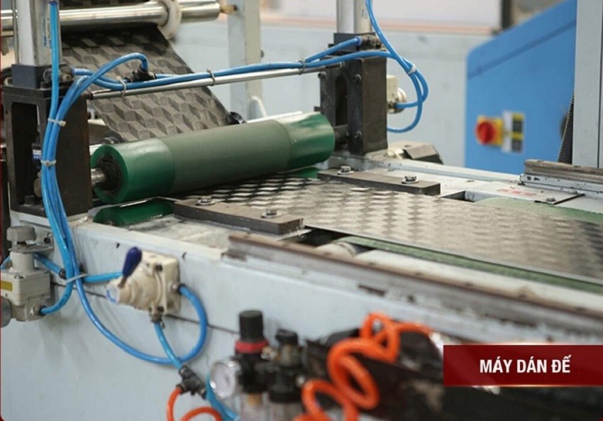 Tham quan dây chuyền sản xuất sàn đá công nghệ SPC 6